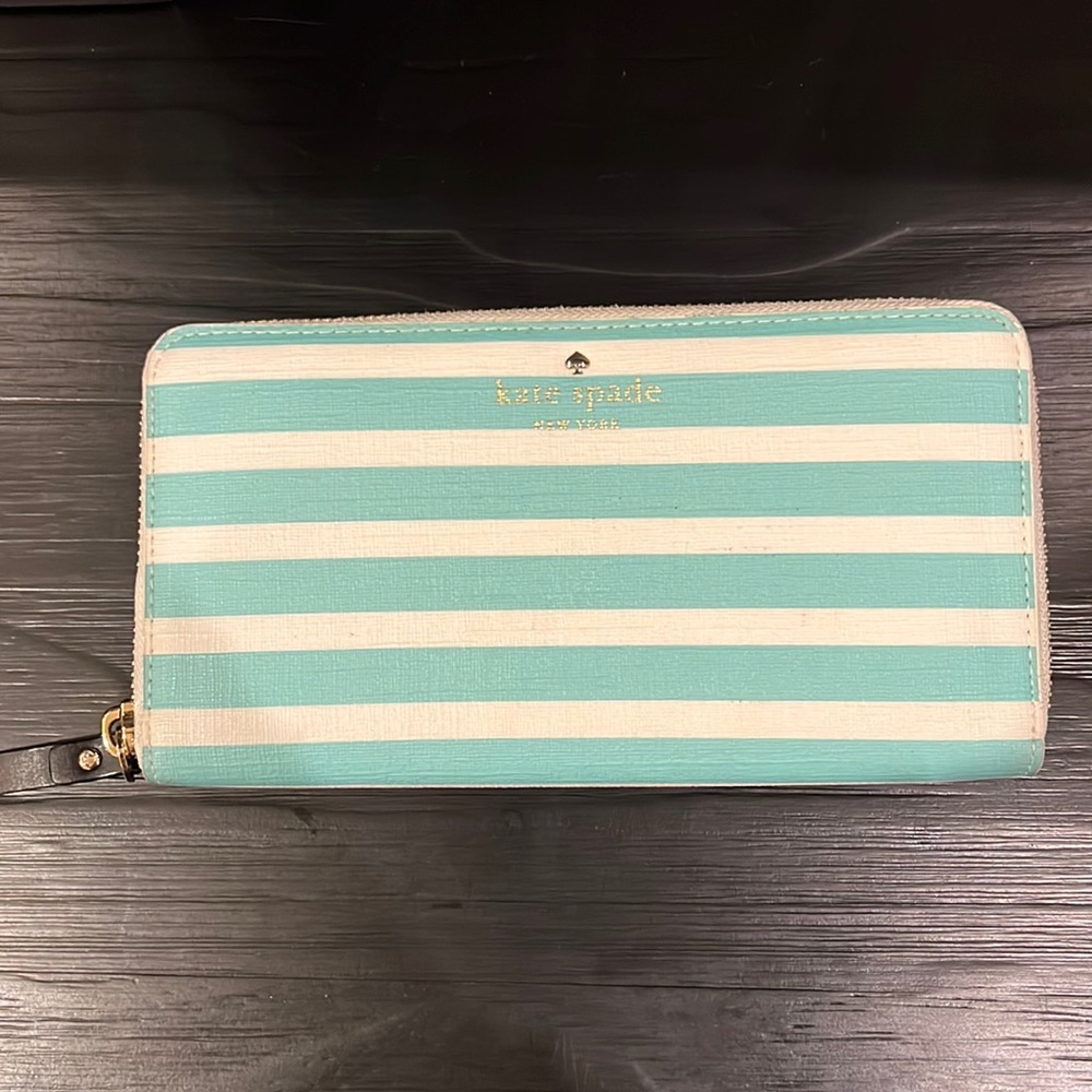 Kate spade zip-around wallet